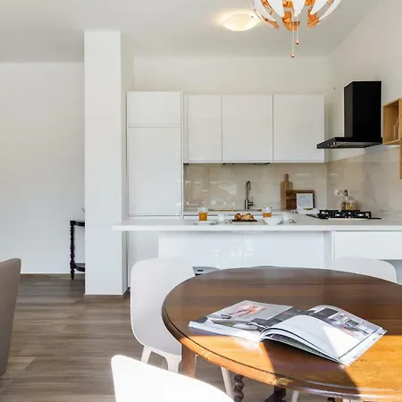 Apartman Baisi Terrace Flexyrent