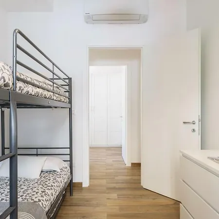 Baisi Terrace Flexyrent Apartman *